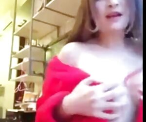 Tekne erkek otobüste gizli seks arkadaşının büyük şaftını pompalıyor!