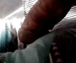 Büyük memeli lezbiyen Milf soyunma kabininde gizli çekim